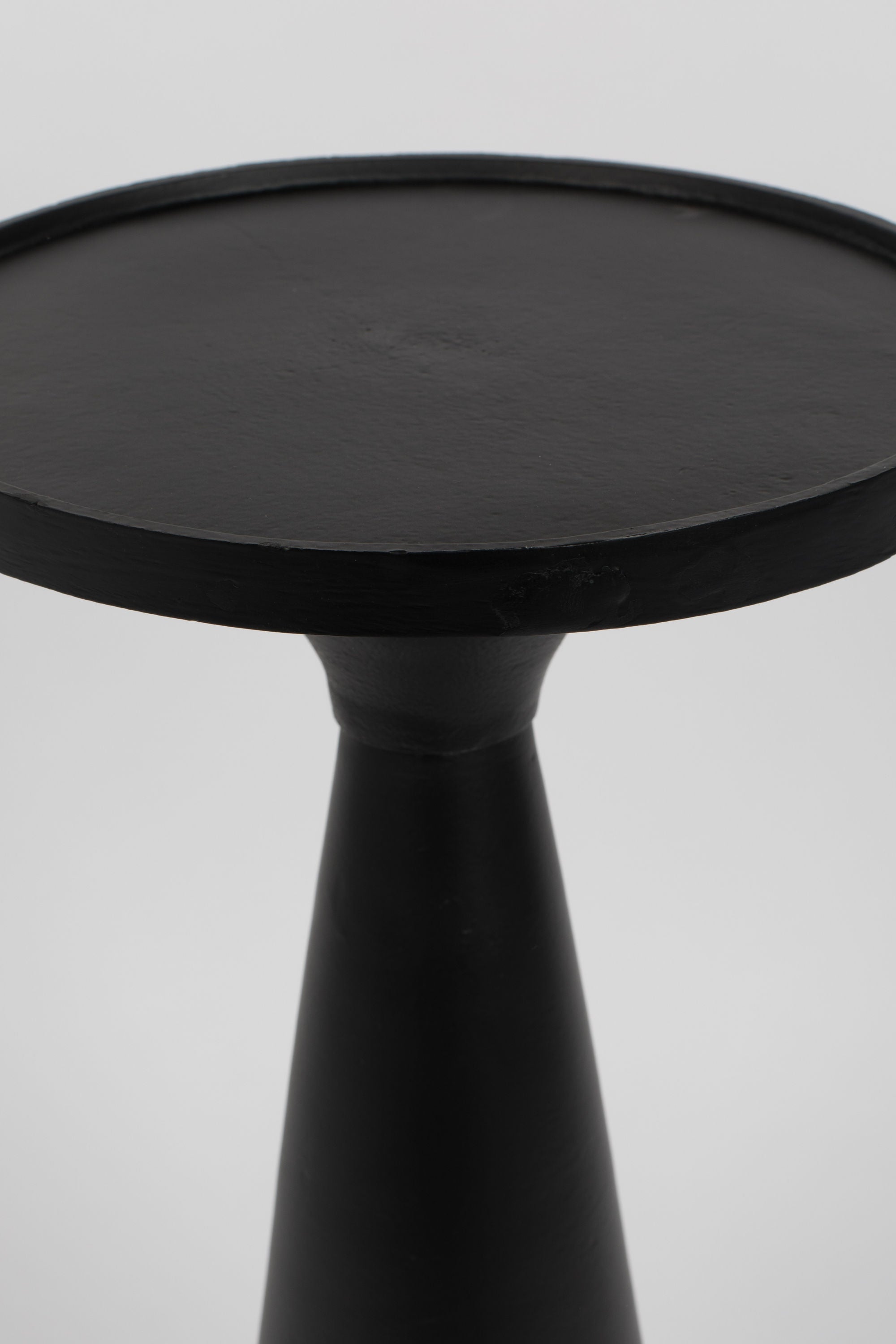 Zuiver Floss Black Aluminum Round Side Table